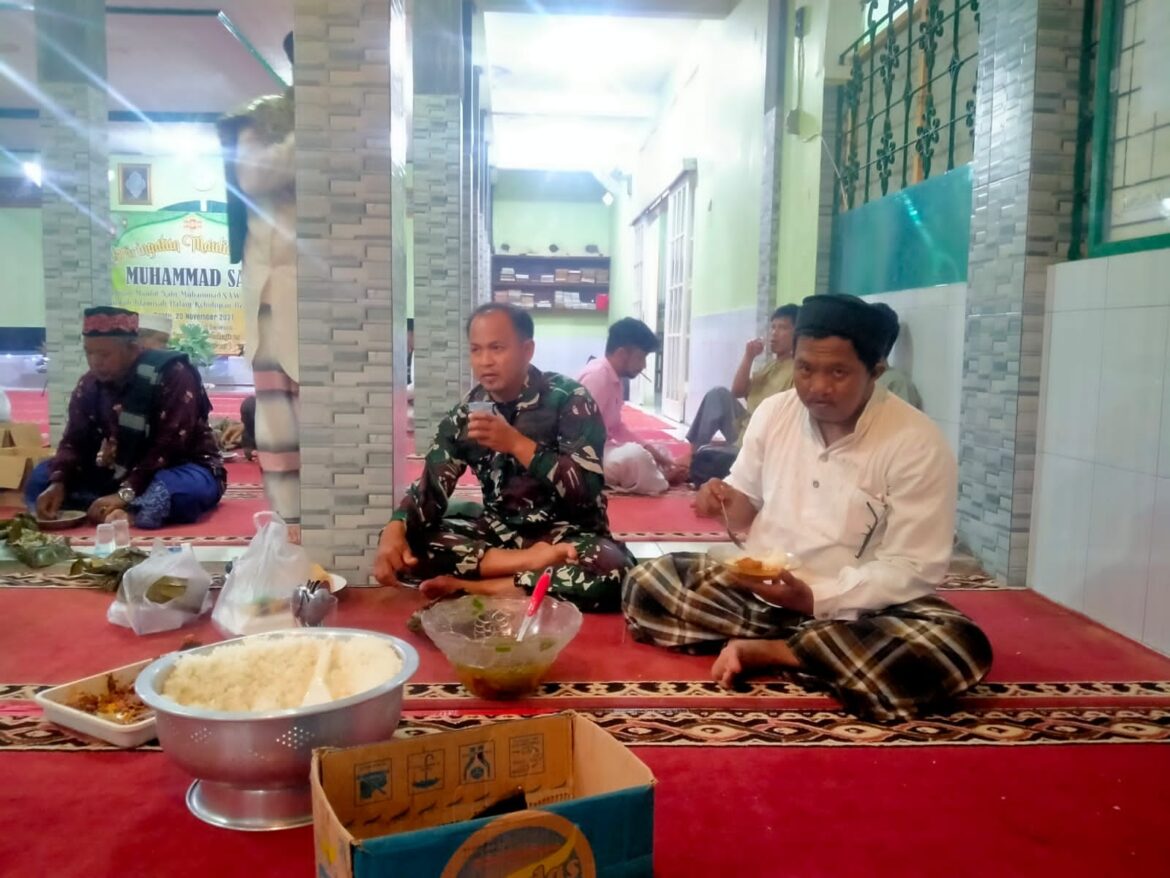 Jalin Silaturahmi, Babinsa Sukamantri Koramil 0607-09/Cisaat Hadiri Buka Puasa Bersama Warga Binaan