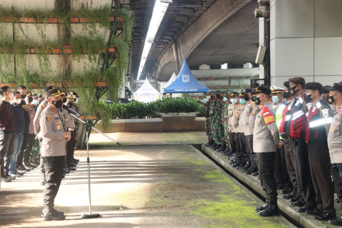 Polres Metro Jakarta Barat Kerahkan 349 Personel Gabungan Untuk Mengamankan Aksi Mayday Yang Akan Digelar Di Gedung DPR/MPR dan GBK