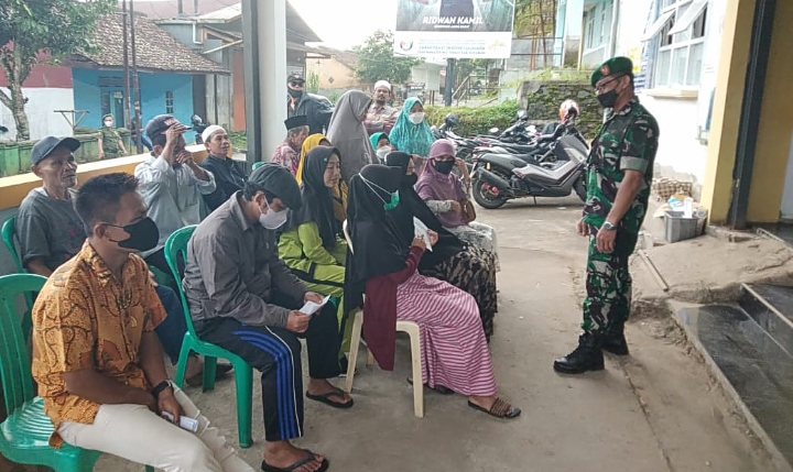 Warga Penerima Program Bantuan Pedagang Kaki Lima dan Warung Didata Babinsa