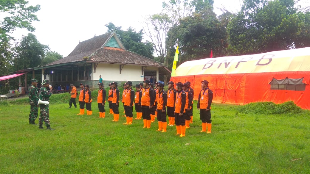 Babinsa Gedepangrango Koramil 0607-09/Cisaat Melaksanakan Giat Pendampingan BPBD Kabupaten Sukabumi