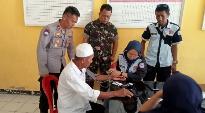 Peringati Hari Bhayangkara Ke-76 Posek Gunungguruh gelar baksos pengobatan gratis