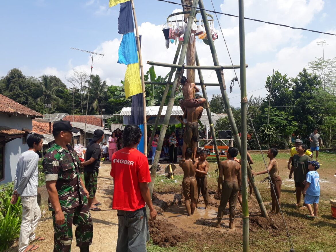 Babinsa Babakan Sertu Bubun Koramil 0709/Cisaat Monitoring Gebyar Pesta Rakyat Dalam Rangka HUT RI 77