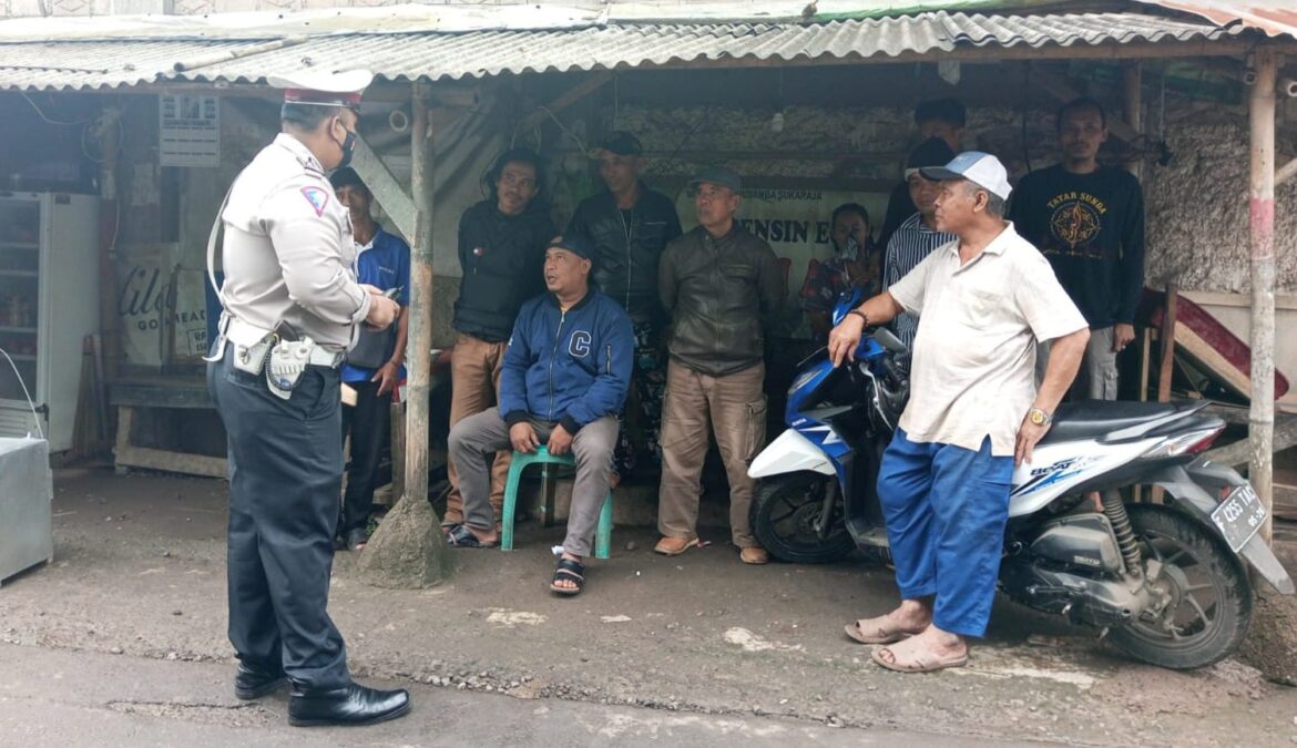 Dikmas Lantas Dilakukan Kanit Lantas Polsek Gunungguruh Kepada Pengemudi Ojek Cibentang