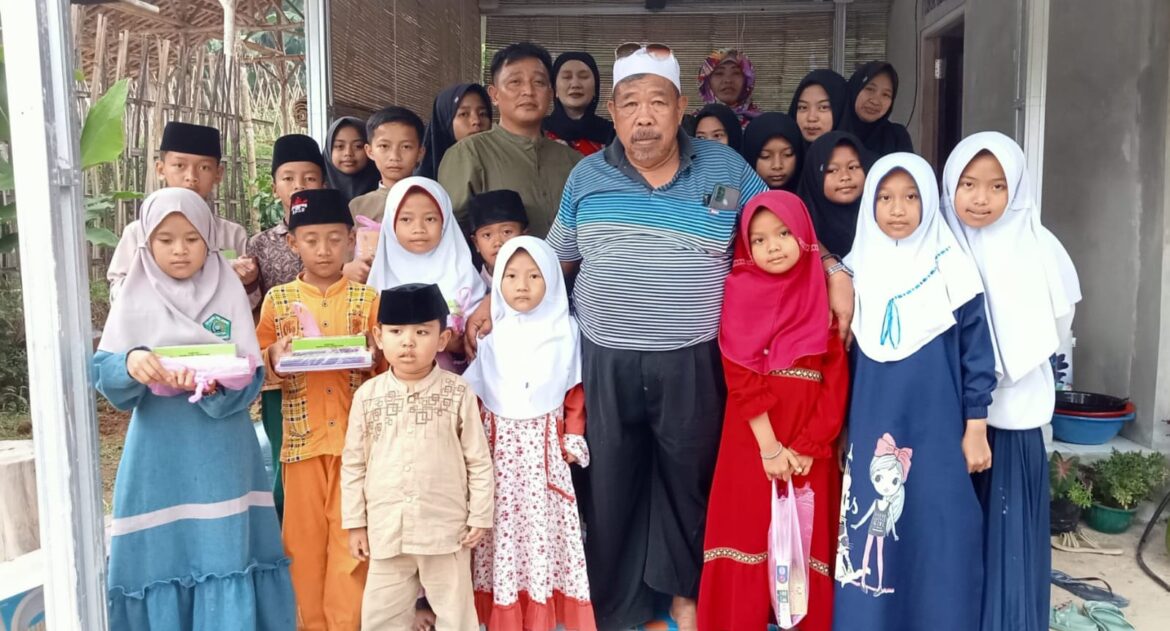 Jum’at Barokah, Mochi Kaswari Putra mandiri lakukan Pengajian dan Santunan Anak Yatim Piatu Al-karomah Cisarua Kadudampit