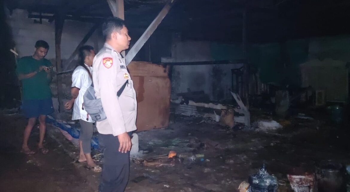 LOS MEBEL LEMARI TERBAKAR, APARAT POLSEK GUNUNGGURUH AMANKAN TKP