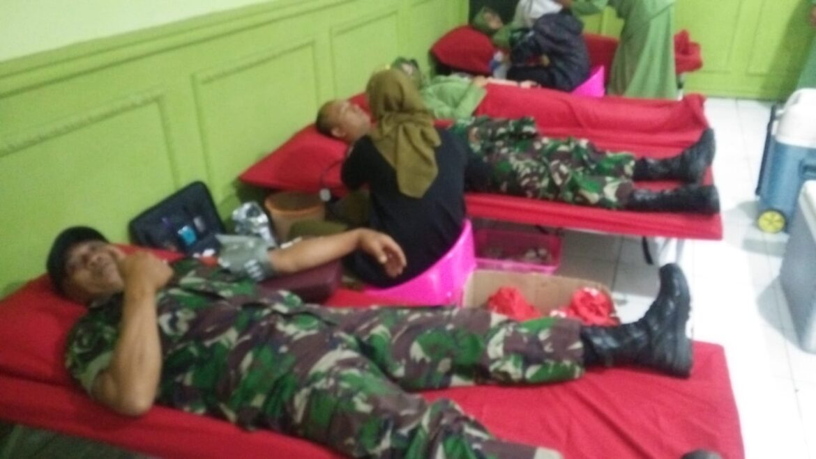 Dalam Baksos Kodam III Siliwangi, Koramil 0607-09/Cisaat Gelar Donor Darah