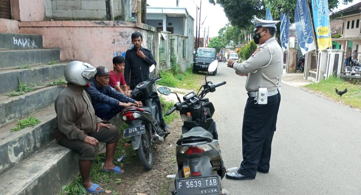 Agar Mentaati Peraturan Lalulintas, Opang Gunungguruh Diberikan Dikmas dan edukasi Kamseltibcar Lantas