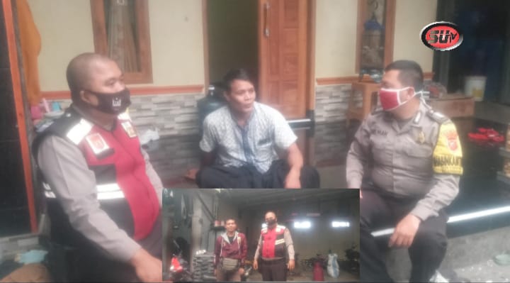 KANIT SAMAPTA POLSEK GUNUNGGURUH PATROLI DIALOGIS BERSAMA WARGA KARANGGANTUNG BERIKAN PESAN KAMTIBMAS