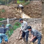 Polsek Sagaranten Cek Lokasi Tanah Longsor Dikampung Cikadu Cibaregbeg