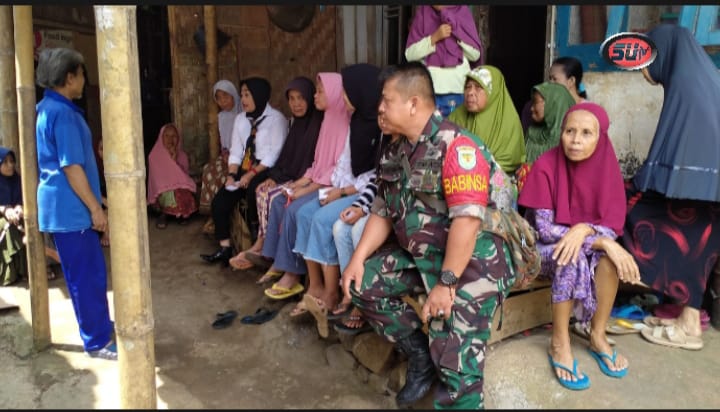 JALIN SILATURAHMI BABINSA CIKUJANG KOMSOS DENGAN WARGA BINAANNYA