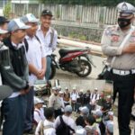 Kanit Lantas Polsek Gunungguruh Aipda Emisroyadi Edukasi Keselamatan Berlalu Lintas Untuk Pelajar SMK