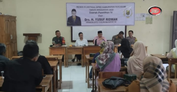 Babinsa Nagrak Koramil 0607-09/Cisaat Hadiri Reses Anggota DPRD Kabupaten Sukabumi Di wilayah Desa Binaannya