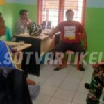 Berikan Pesan Kamtibmas di Wilayah Binaan, Babinsa Sukaresmi Komsos Bersama Tomas dan warga