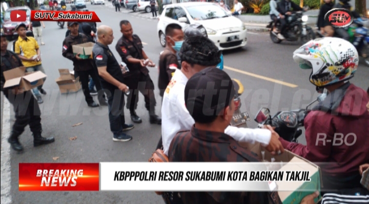 KBPPPolri Resor Sukabumi Kota bagikan takjil untuk warga pengguna jalan