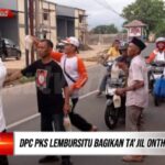 DPC PKS Lembursitu Bagikan Takjil On The Road depan Mesjid Al-Fatah Situgede