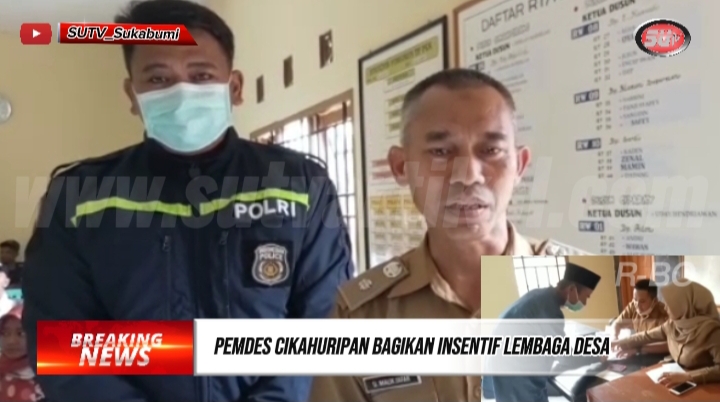 Pemdes Cikahuripan Bagikan Insentif Lembaga Desa