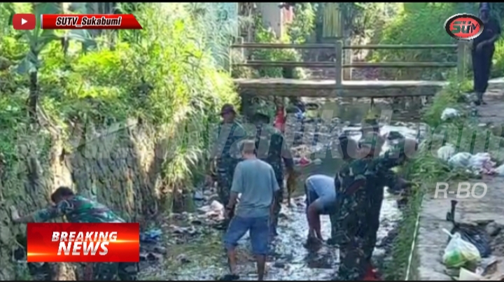 Peringati HUT Kodam III/Siliwangi ke 77, Koramil 0607-09/Cisaat Karya Bhakti Bersihkan Aliran Sungai Cibatu