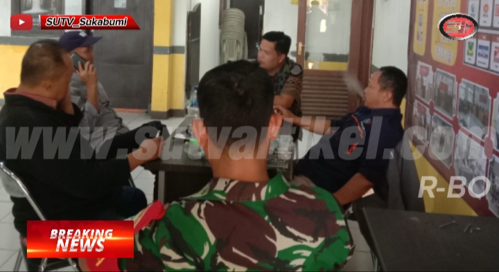 Jelang Pemilu Babinsa Gunungjaya Komsos Dengan Ketua PPS dan Perangkat Desa