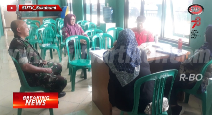 Perkuat Hubungan Komunikasi Sosial, Babinsa Mangkalaya Silaturahmi Kepada Perangkat Desa