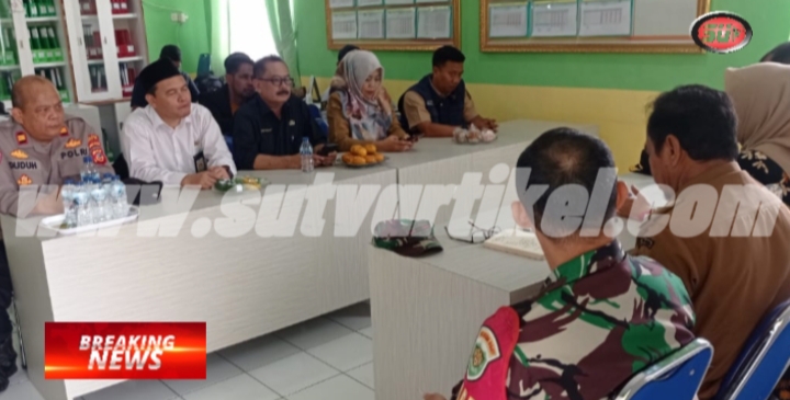 Babinsa Selajambe Hadiri Undangan Persiapan Akreditasi Puskesmas Selajambe Kecamatan Cisaat