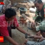 Ringankan Beban warga, Babinsa Selajambe Bantu Warga Bangun Rumah di Desa Binaan