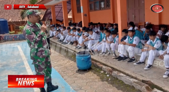 Babinsa Cibolang Koramil 0607-09/Cisaat, Berikan Wawasan Kebangsaan Kepada Siswa-Siswi SMPN 2 Gunungguruh