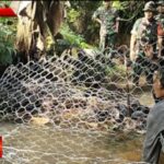 Antisipasi Musim Kemarau Aliri Sawah Warga, Danramil 0607-04/Kota Sukabumi Utara bersama Babinsa, Karya Bhakti Pemasangan Bronjong