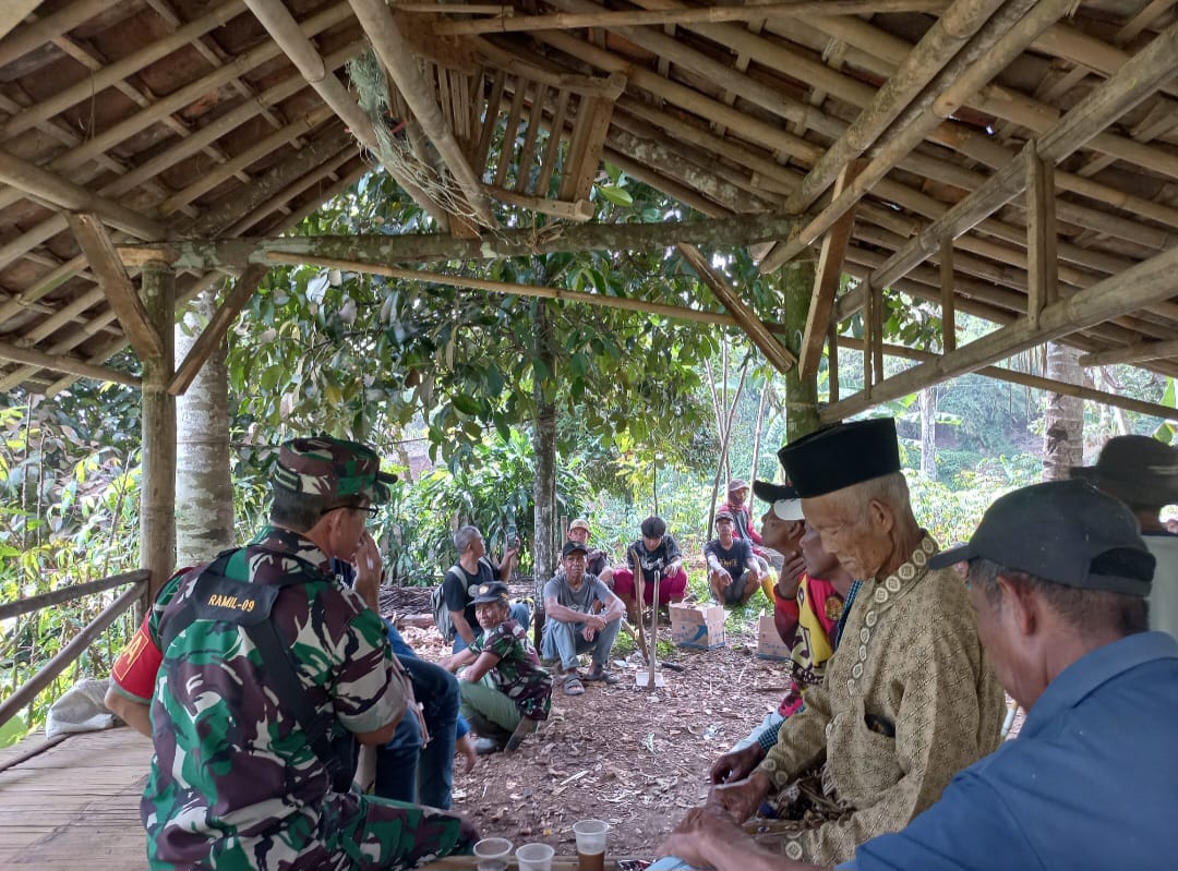 Komsos Dengan Petani Ini yang Disampaikan Babinsa Serka UU Solahudin