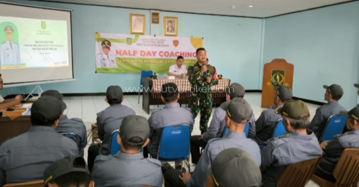 Tingkatkan Kapasitas, Babinsa Kel.Gunungparang Koramil 0607-04/Kota Sukabumi Utara, Gelar Bintahwil Kepada Anggota Linmas