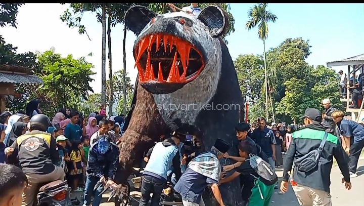 SAMEN CIDADAP, Karnaval 16 Grup Drumband serta Ajang Kreativitas Warga dan Pesta Rakyat