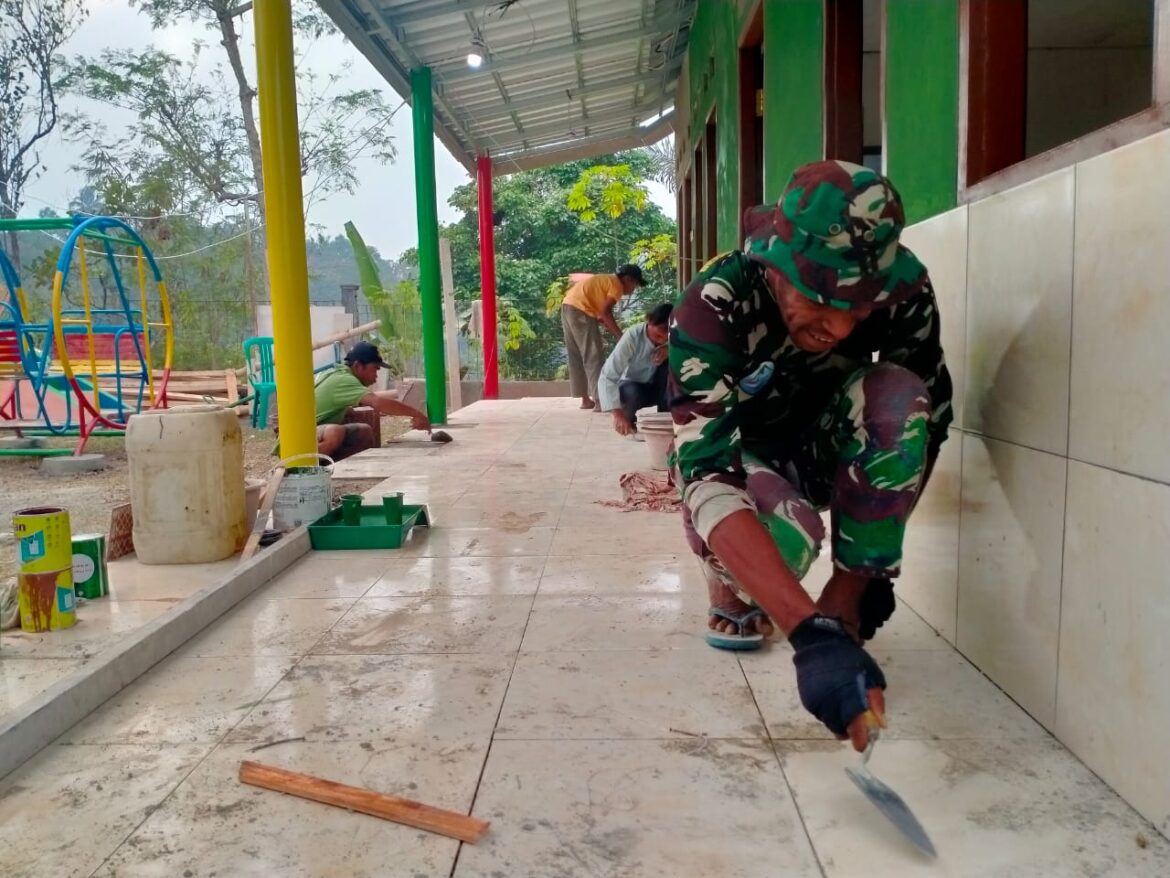 Satgas TMMD Ke 121 Kodim 0622/Kab Sukabumi Tetap Gencar Di Tahap Akhir Pembangunan Desa Cicareuh Kec. Cikidang