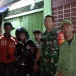 Jaga Keamanan Wilayah, Babinsa Sukaresmi Koramil 0607-09/Cisaat Lakukan Patroli dan Komsos Malam