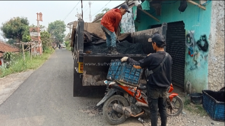 Pemdes Sukamulya Alokasikan DD Non Earmarked Tahap 2 Untuk Pengaspalan Jalan Lingkungan dan TPT