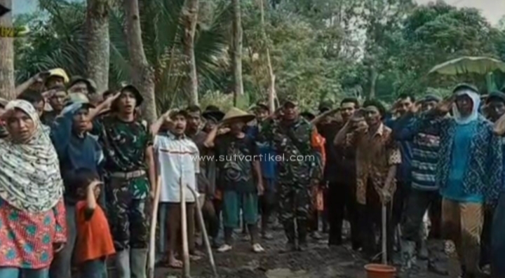 Satgas TMMD ke 121 Kodim 0622/Kab. Sukabumi kibarkan Bendera Merah Putih bersama masyarakat