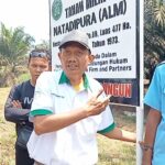 Kuasa Hukum Beserta Ahli Waris Natadipura (almarhum) Memasang Plang Informasi Di Beberapa Titik Lahan Kecamatan Warungkiara