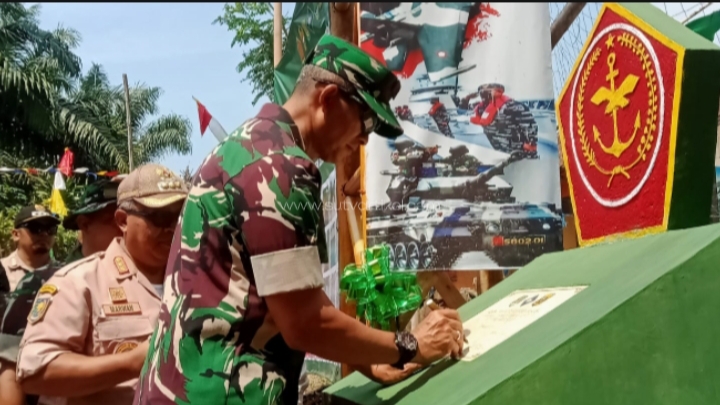 Dihadiri Kasdam III Siliwangi Brigjen TNI Aminudin, Upacara Penutupan kegiatan TMMD ke-121 Kodim 0622/Kab.Sukabumi 2024 di Desa Cicareuh Kec.Cikidang