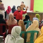 PEMDES CIKUJANG SALURKAN BANTUAN BERAS BULOG KEPADA 504 KPM