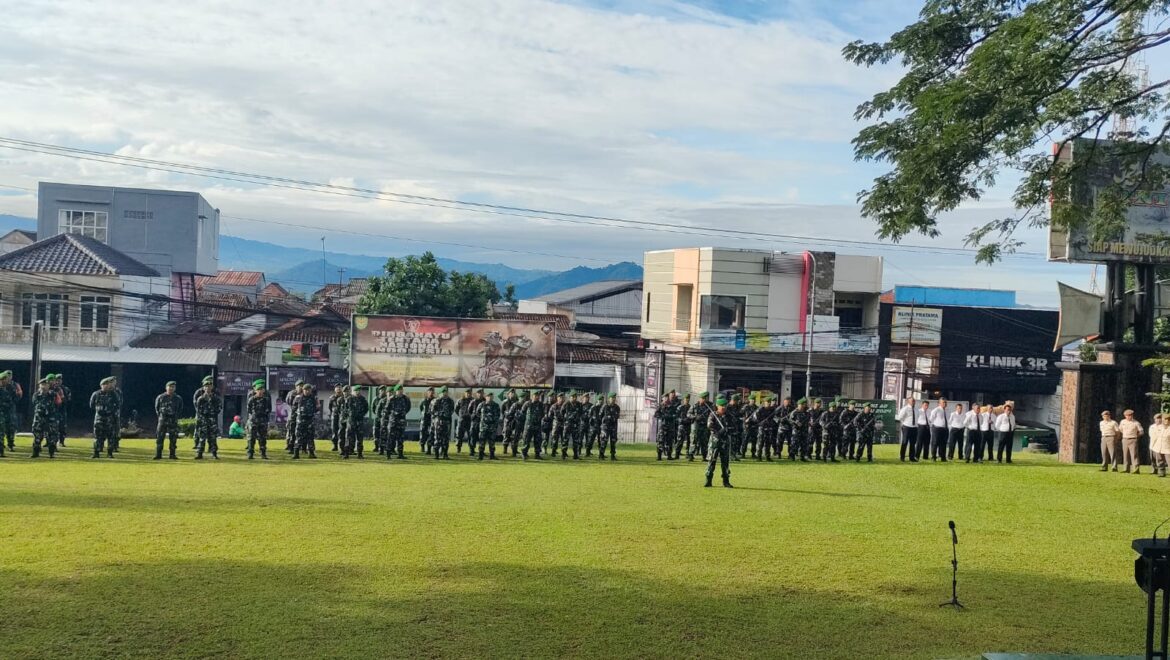 Seluruh Anggota Koramil 0607-04/Kota Mengikuti Upacara Bendera Awal Bulan Desember Tahun 2024 Dimakodim 0607/Kota Sukabumi