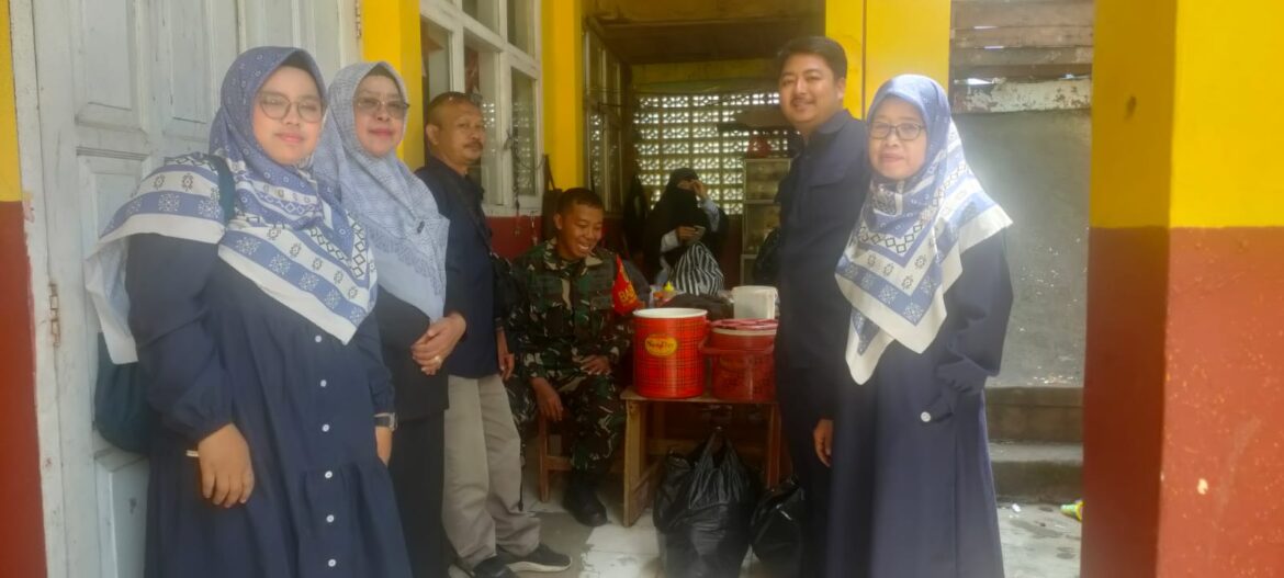 Tingkatkan Sinergi Di Bidang Pendidikan Babinsa Undrusbinangun Koramil 09/Cisaat Komsos Bersama Kepala Sekolah MI