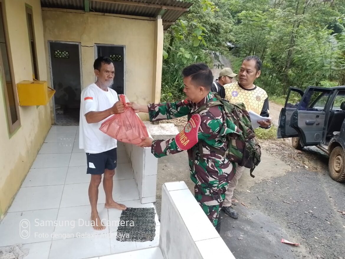 Bakti TNI untuk Warga Korban Bencal, Korem 061/Suryakencana Siapkan Dapur Lapangan Dicibitung Sukabumi