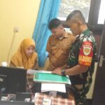 Peran Babinsa Cikole Koramil 04/Kota Sukabumi Utara Lakukan Puldata di Kantor Kelurahan