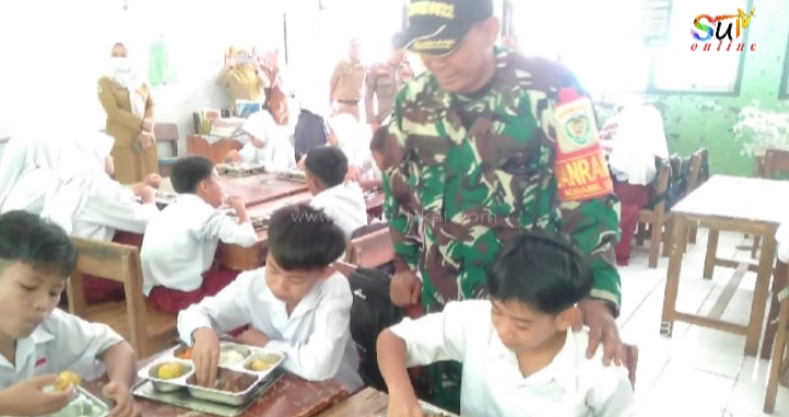 Dandim 0622/Kab. Sukabumi didampingi Bupati, hadiri Lounching SPPG di Yayasan Pendidikan dan Sosial Islam Nurul Huda Annawawiyyah Kec Ciracap